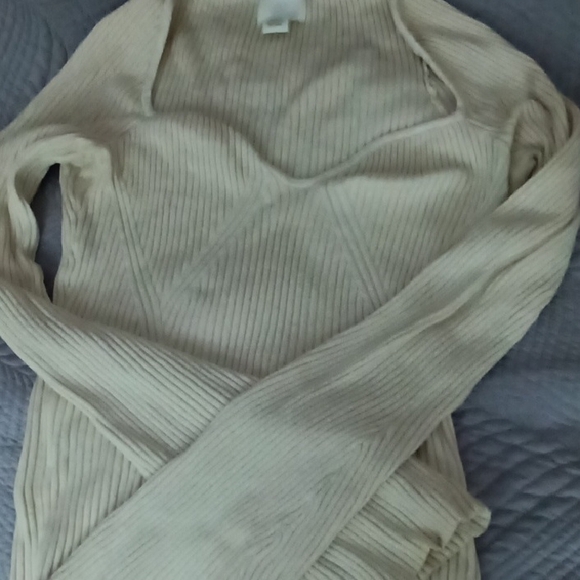 H&M Cream Ribbed Sweater - Crew Neck - Picture 2 of 4